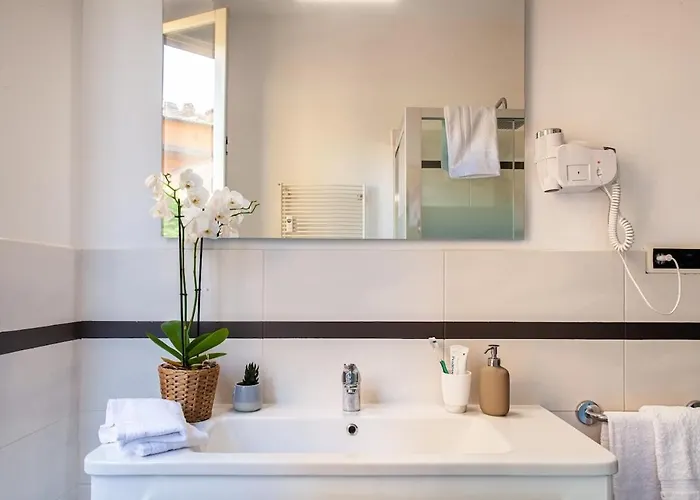 Hidden Gem In Center - Steps From Colosseum Apartment