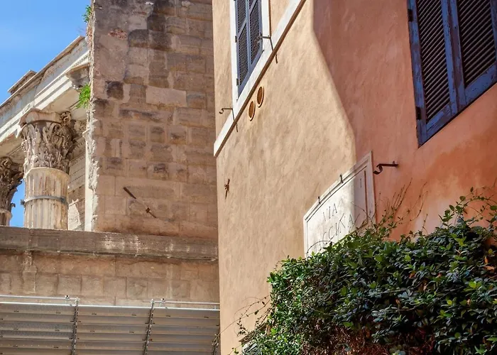 Hidden Gem In Center - Steps From Colosseum Apartment